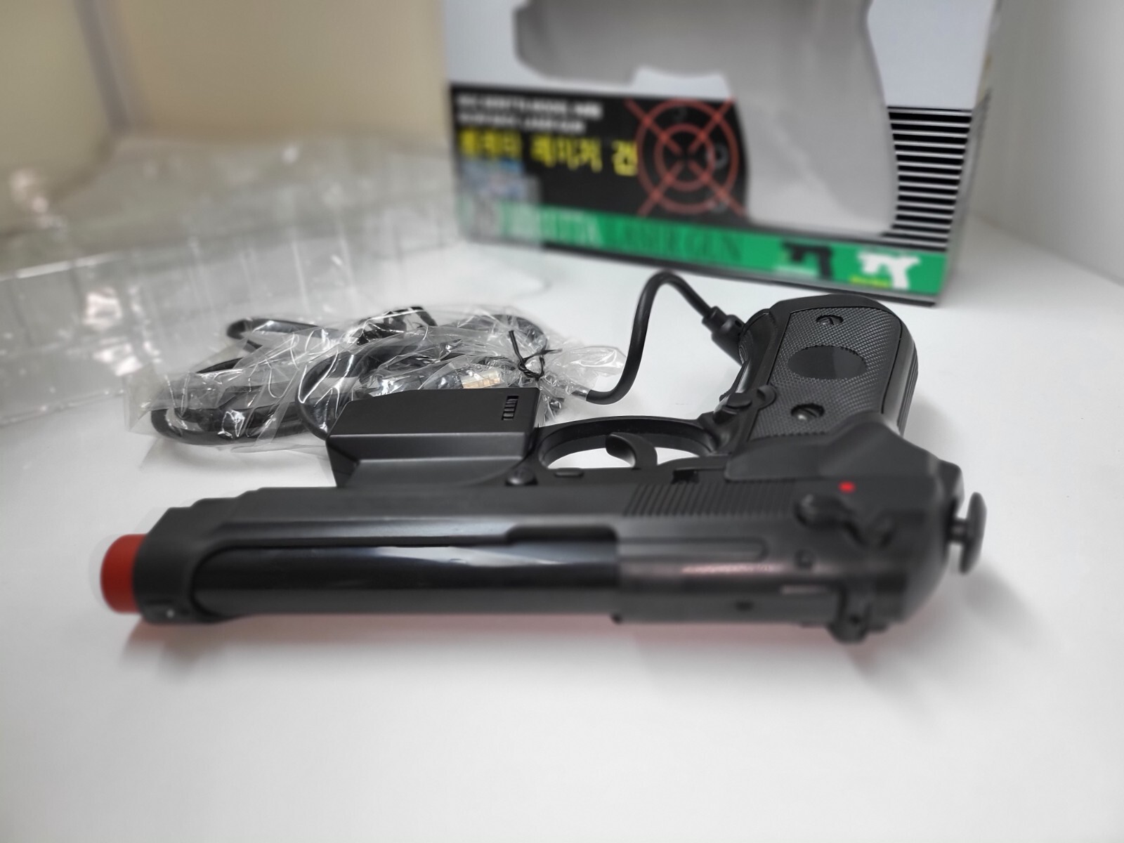 2 Beretta 92FS Light Gun W/Recoil Effect for Microsoft Xbox FOR CRT TUBE TYPE TV