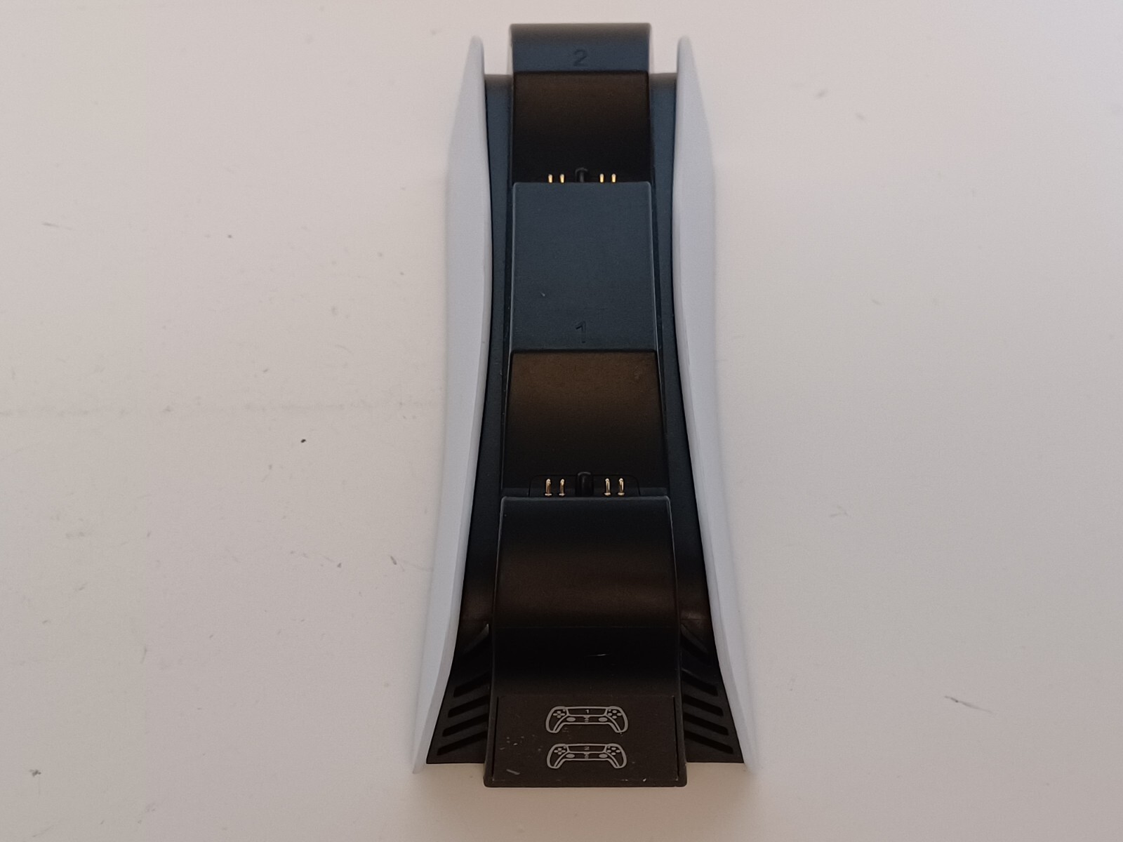 Dual Charging Standing For P5 Controller YH-54 Out 5V 2.A In 5V-800mA