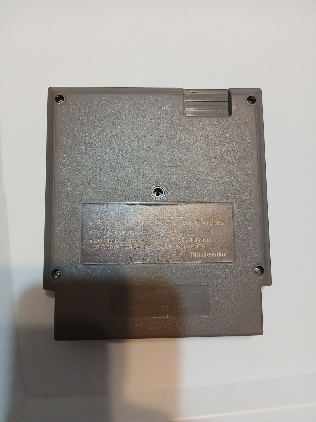 Super Mario Bros NES 5 Screw Version **Missing Middle Screw**
