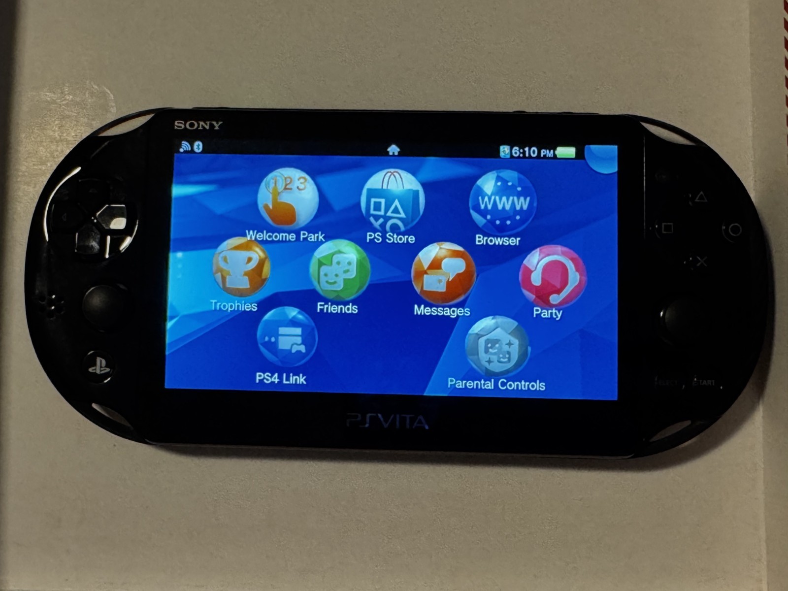 Sony PlayStation Vita Slim PCH-2001 W/8GB Sony PS Vita Memory Card With Case