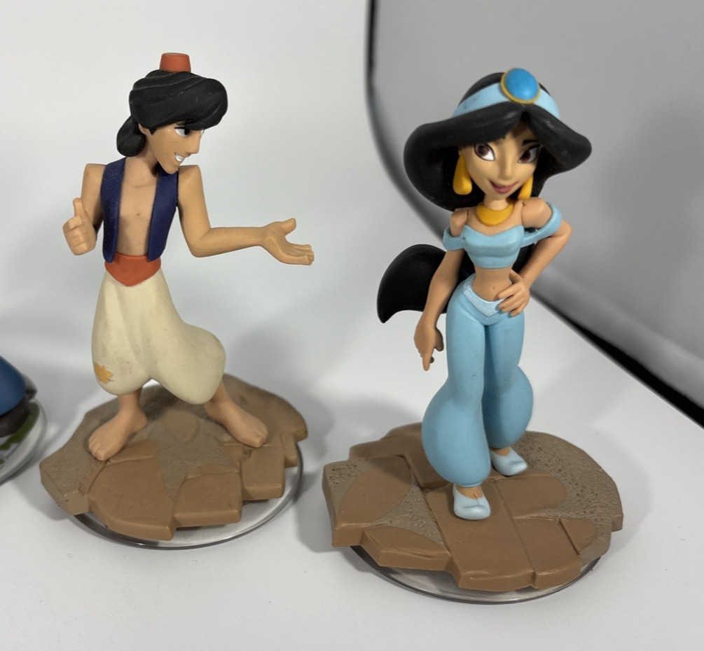 Lot of 5 Disney Infinity Figures: Aladdin, Jasmine, Stitch, Merida x 2, V 2.0