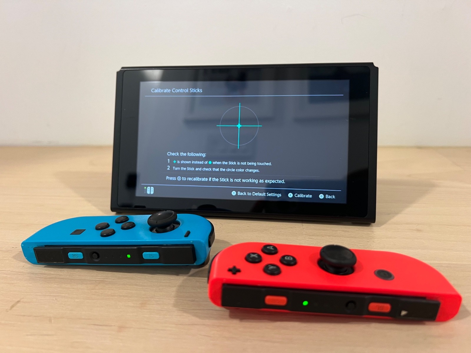 Nintendo Switch Handheld Console Red/Blue controllers EXCELLENT CONDITION