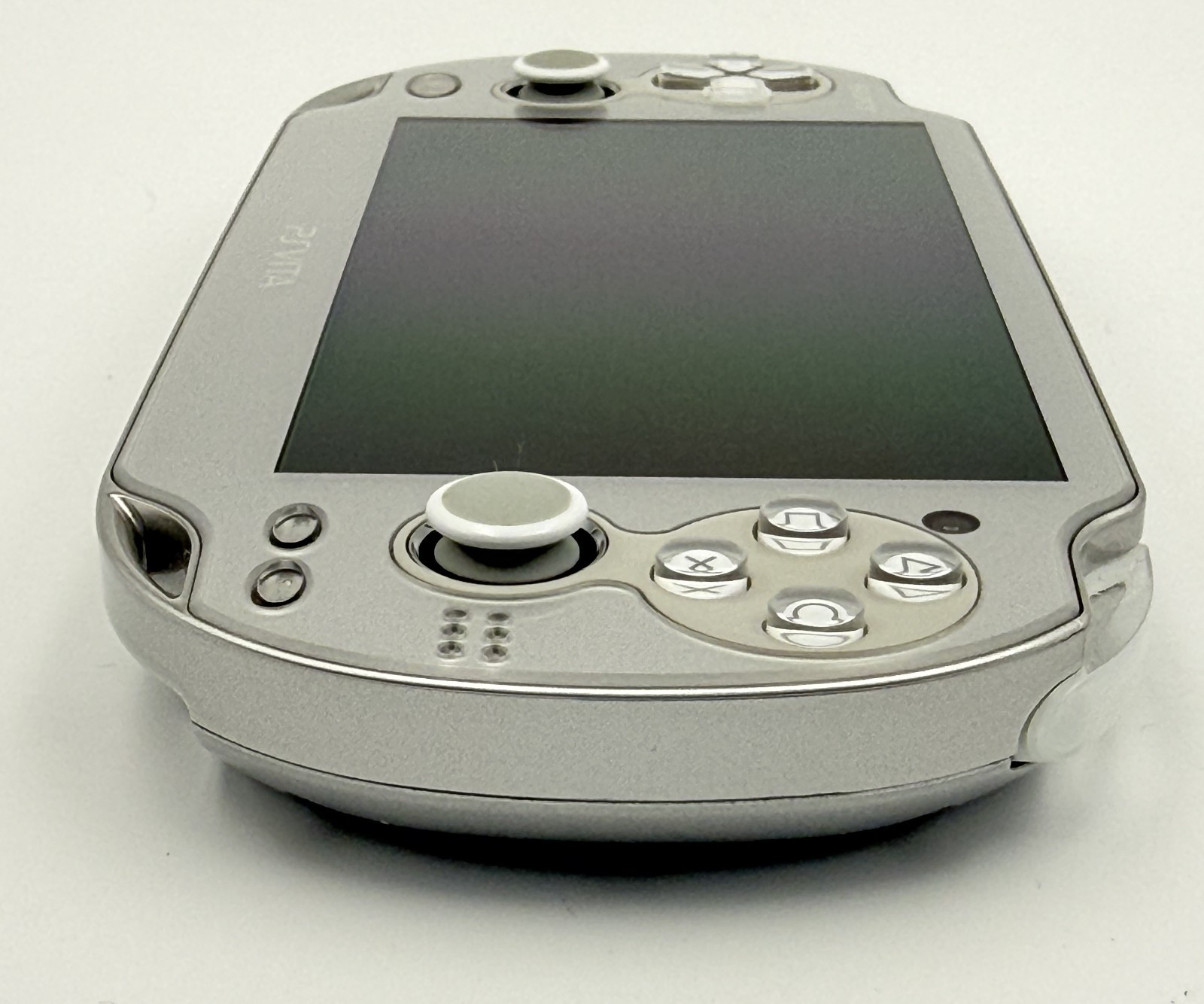 Sony PS Vita PCH-1000 PCH 1000 Console Silver w/16GB memory Very Rare – Mint