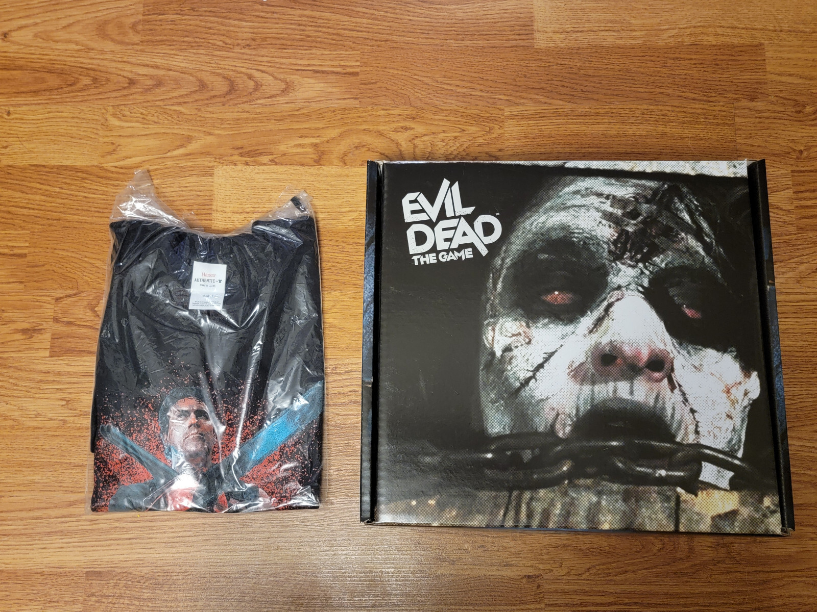 Evil Dead: The Game Collectors Edition PS4 with Medium Shirt, Vinyl Soundtrack,