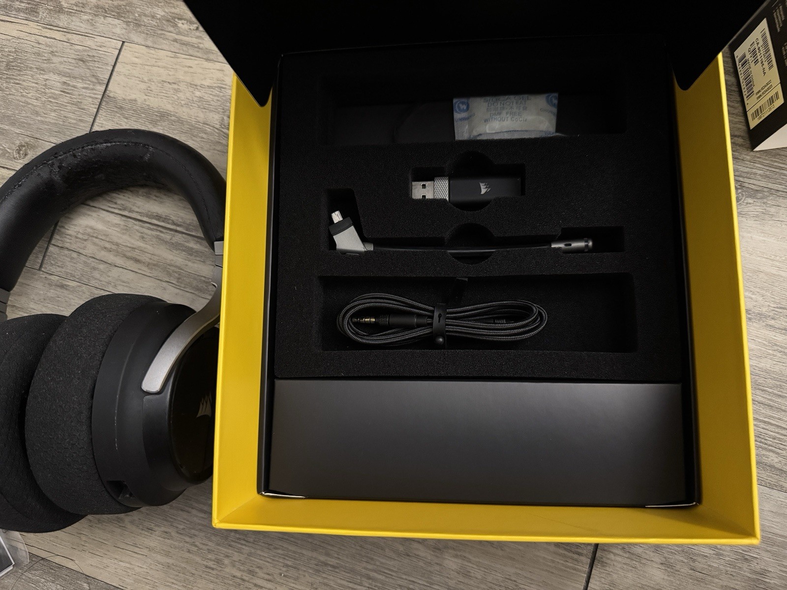 Corsair Virtuoso RGB Wireless Gaming Headset
