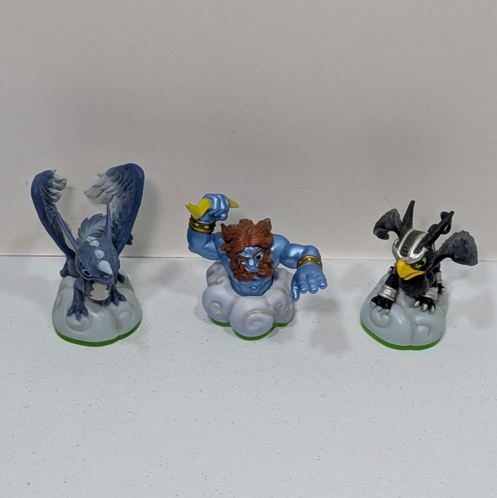 Skylanders Spyros Adventure 14 Figure Lot w/ 6 Cards & PowerA Travel Tote Bag