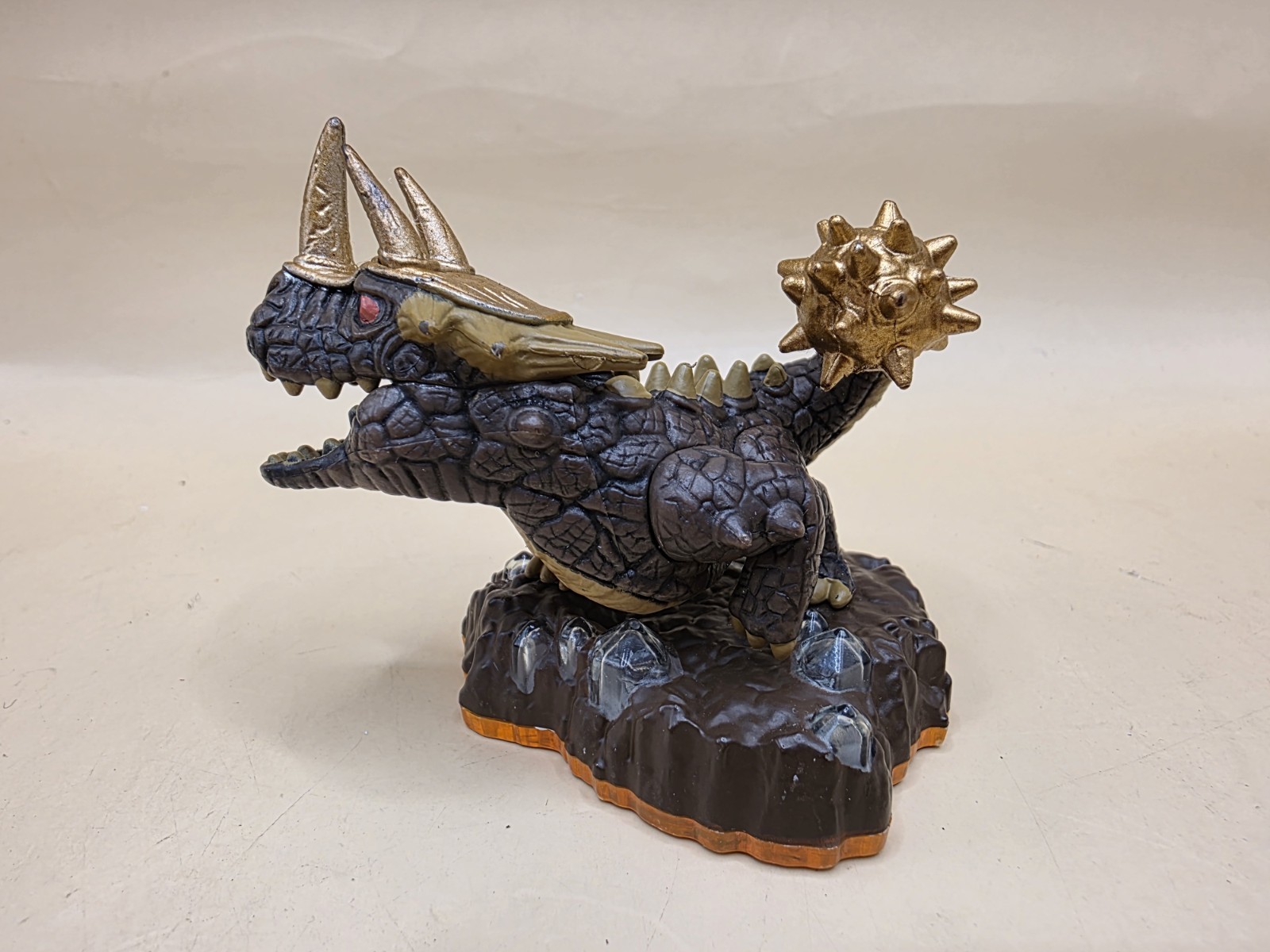 Skylanders Giants Figure Lot of 4 – Bouncer, Hot Head, Hot Dog, Bash Series