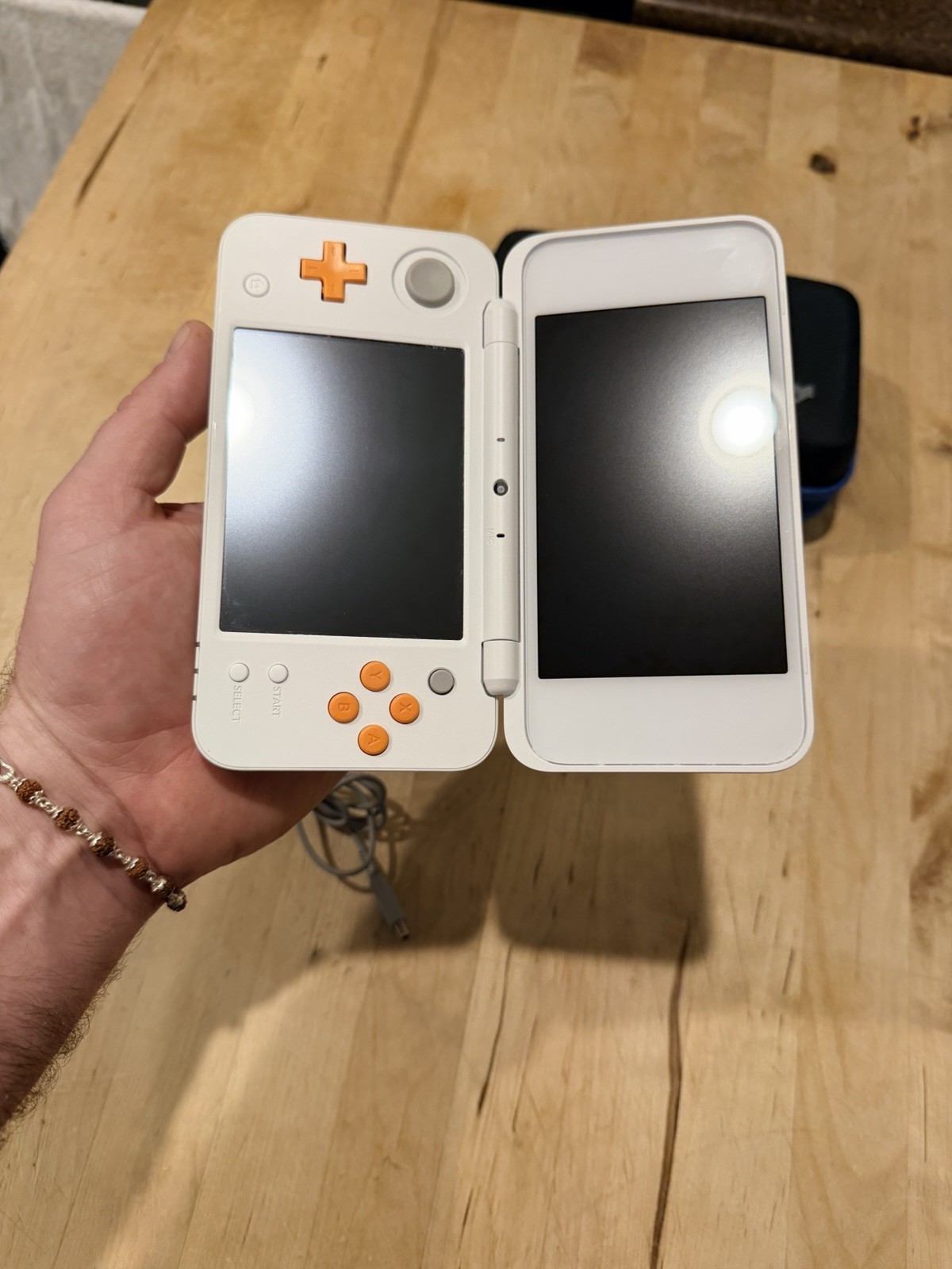 Nintendo 2DS XL Console White/Orange (NEAR MINT) Tested