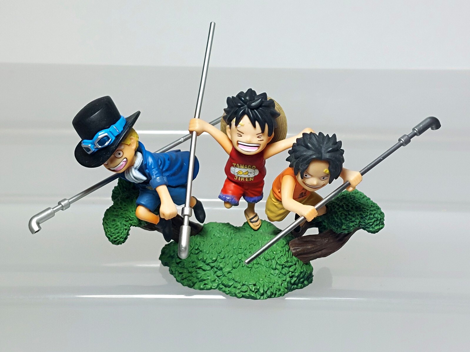 Monkey D. Luffy Portgas D. Ace Sabo One Piece Log Box Figure MegaHouse R04 2.6in