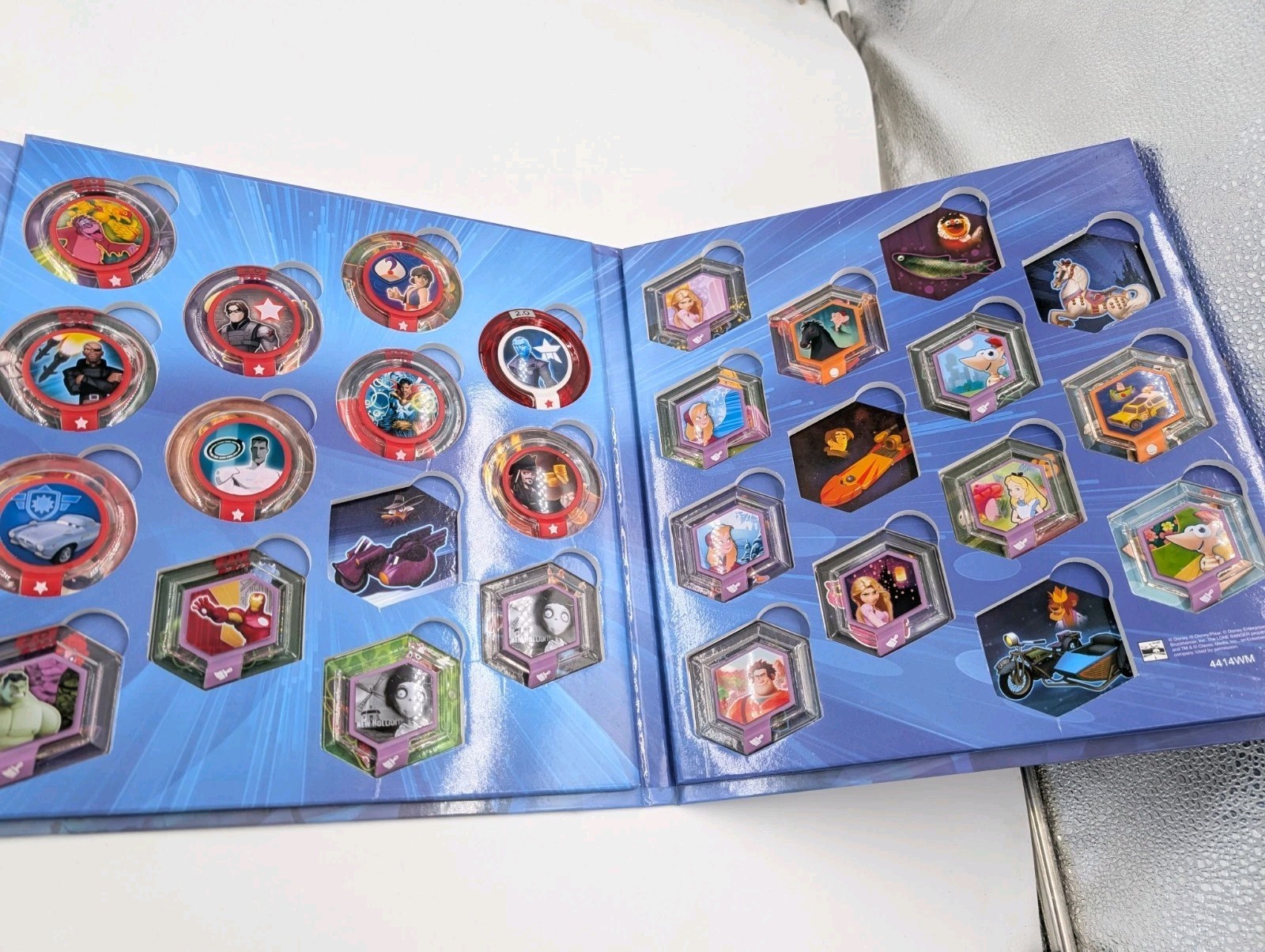 Lot Of 37 Disney Infinity Power Discs 2.0 With Storage Case (260147)