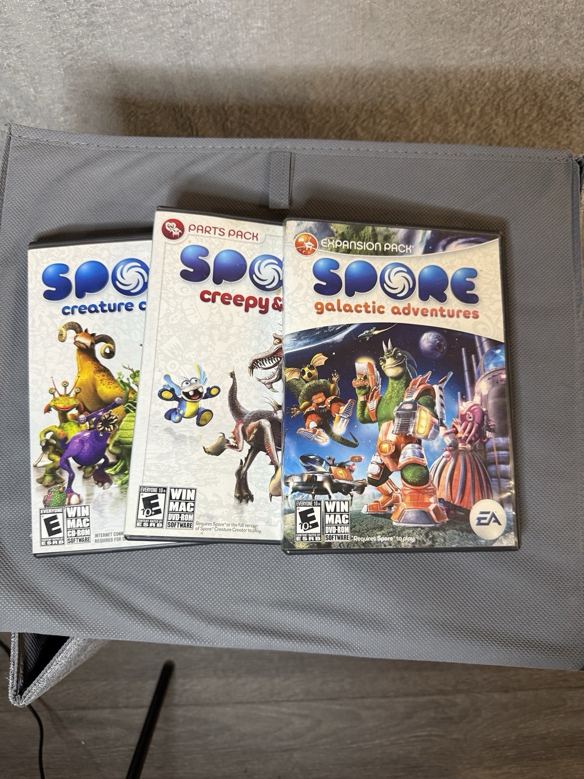 Spore & Creature Creator WIN/MAC/CD Lot Of 2 (2008) complete with manual & case