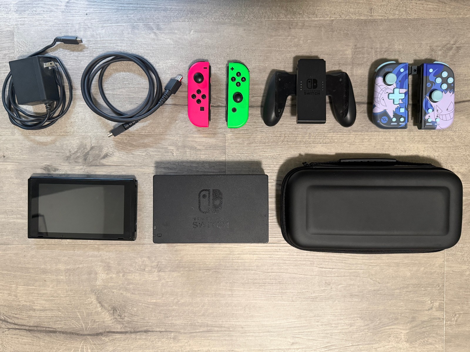 Nintendo HAC-001 32GB Switch Console, Used, Cosmetic Wear, Damaged SDCard Slot