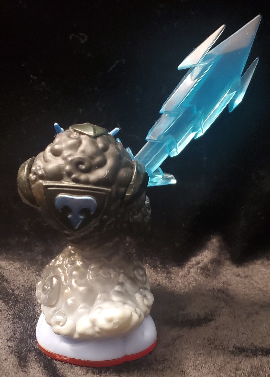 2014 Skylanders: Trap Team “Thunderbolt” Skylander w/Card