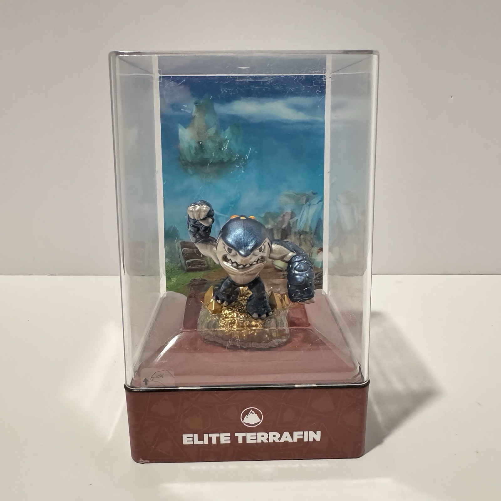 Skylanders Eon’s Elite Terrafin RARE Figure in Original Display Case