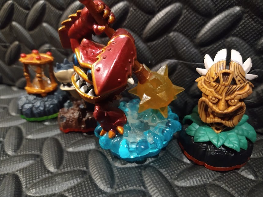Skylanders Trap Team Terrabite Lightcore Wham Shell Tiki Speaky and Time Twister