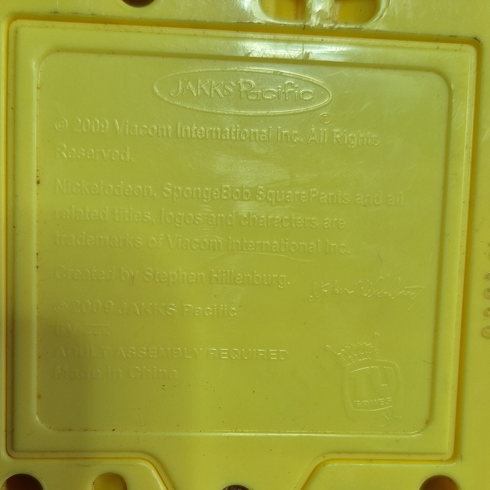 JAKKS Pacific SpongeBob SquarePants Plug & Play TV Game Built-In Games RCA Wired