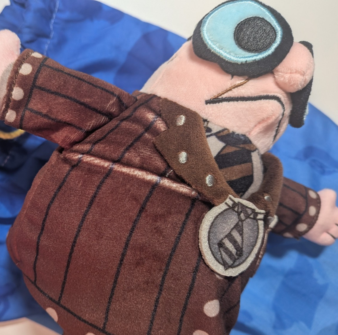 Disney – Toontown Online / Rewritten – Makeship – Cog Flunky – Plush / Plushie
