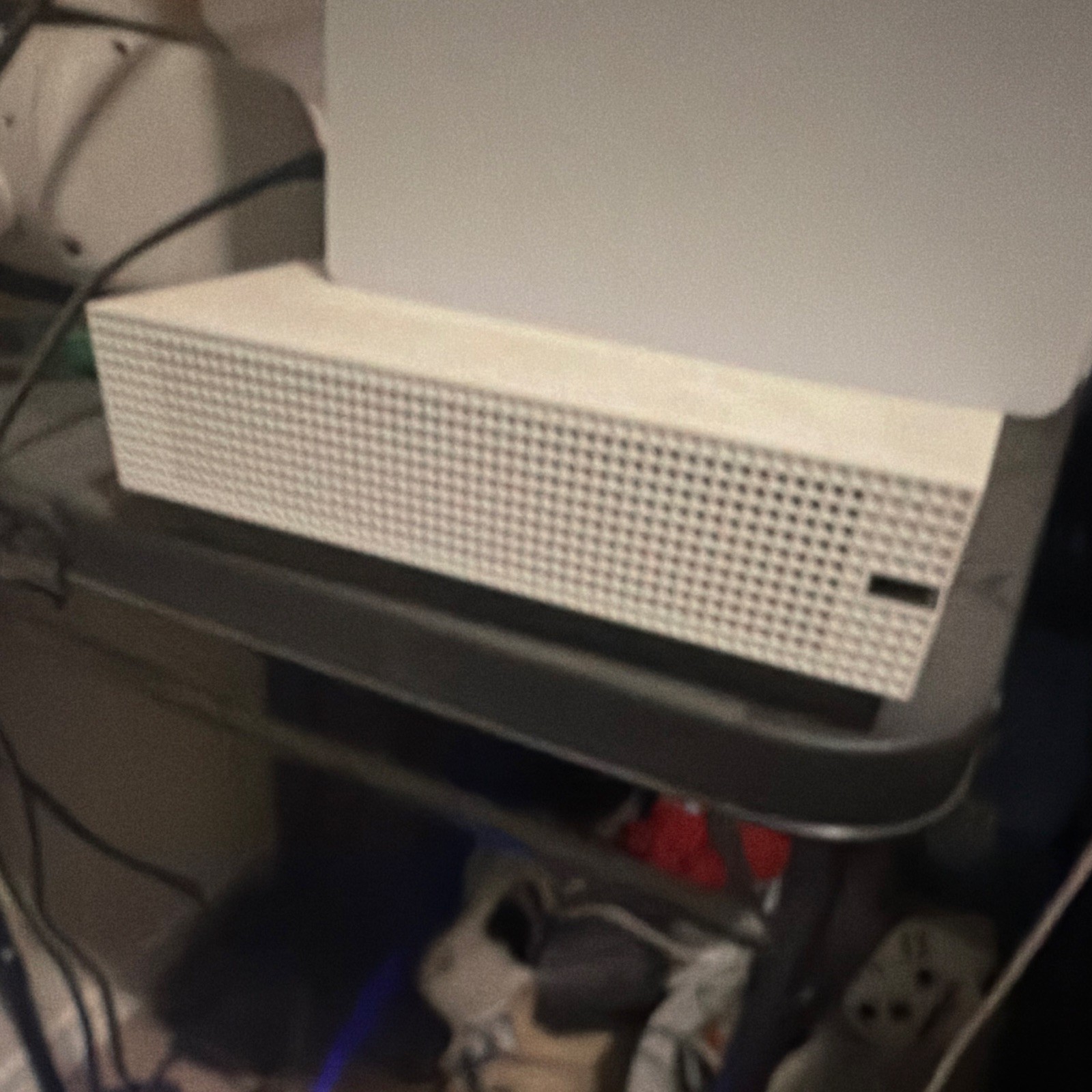 Microsoft Xbox One S White Console 4K UHD Blu-Ray Compatible Region Free HDMI