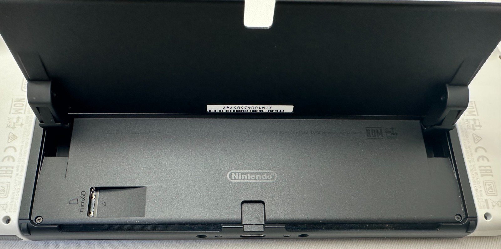 Nintendo Switch OLED Model HEG-001 Handheld Console – 64GB – White – (READ!!!)