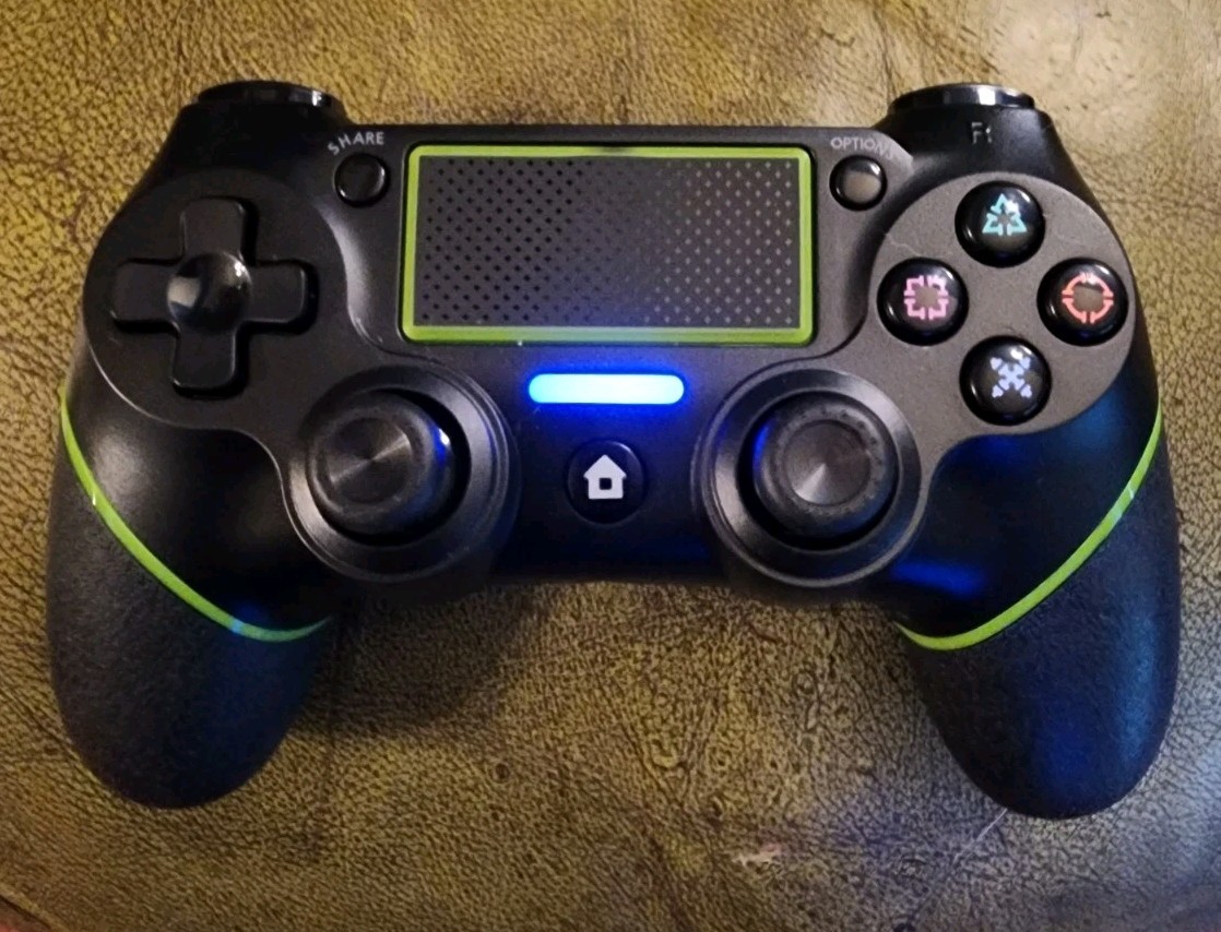 Sony PS4 W/New Controller & 4 Games CUH-1115A 500GB Console Works Great!!