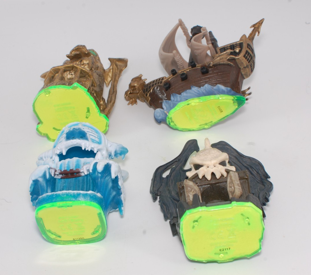 Lot of 24 Skylanders Figures – Characters, Levels, Accessories Spyros Adventure