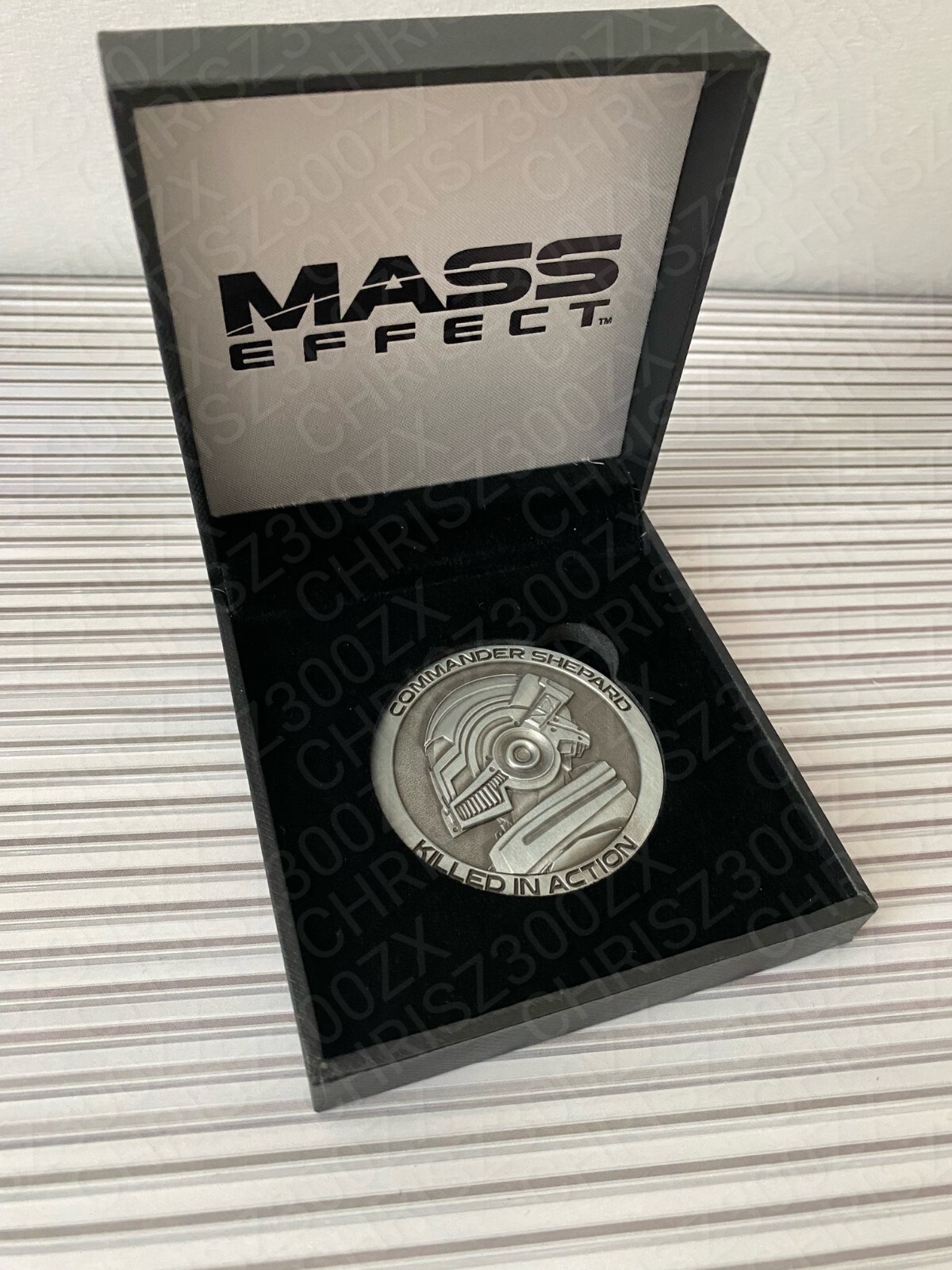 Mass Effect Shepard Attack The Normandy Collector’s Challenge Coin Figure N7 Box