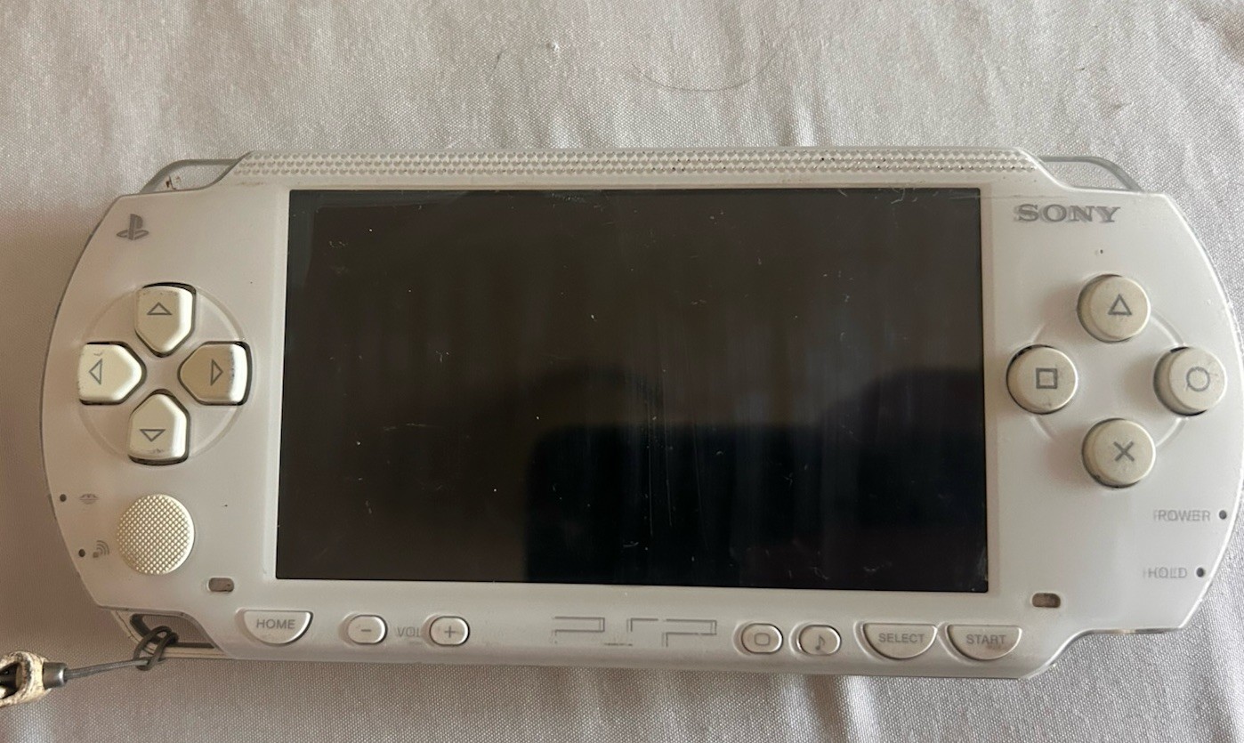 Sony PSP 1000 – White