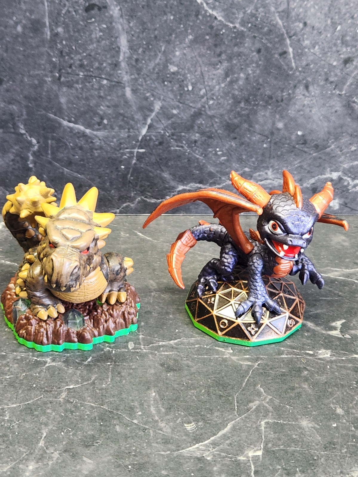 Skylanders Activision Collectible Action Figure Lot Assorted 30 + 3 Portals/card