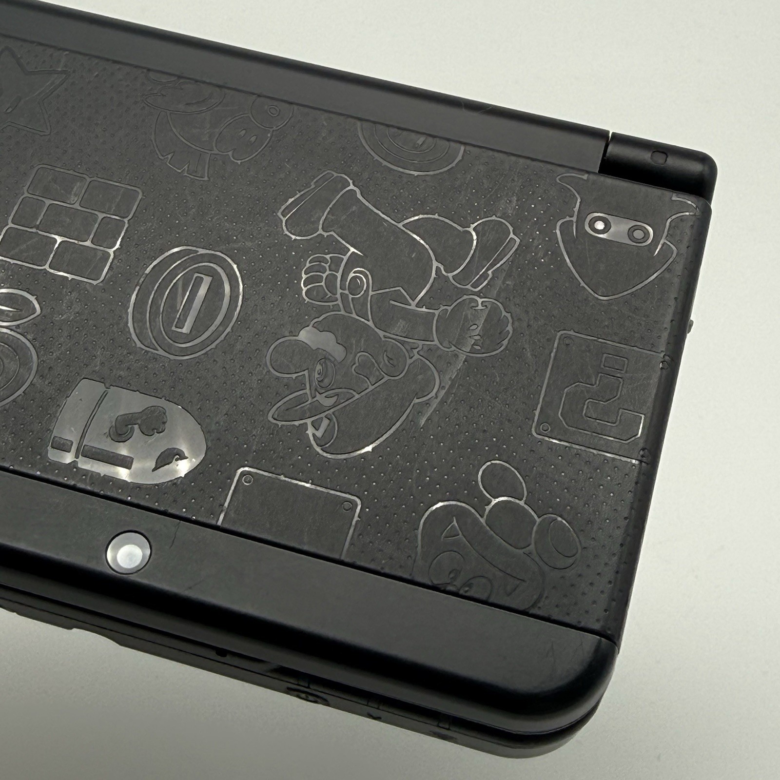 “new” Nintendo 3DS Super Mario Black Special Edition Console w/Charger – Tested