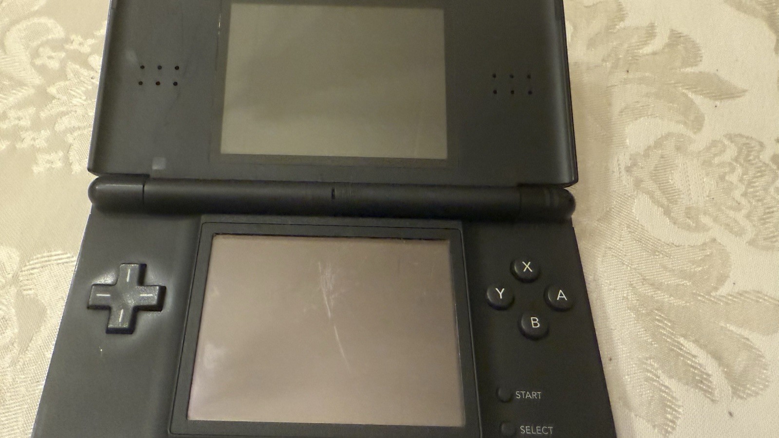 Nintendo DS Lite Black Handheld Console Tested Works Great Stylus & Charger EUC