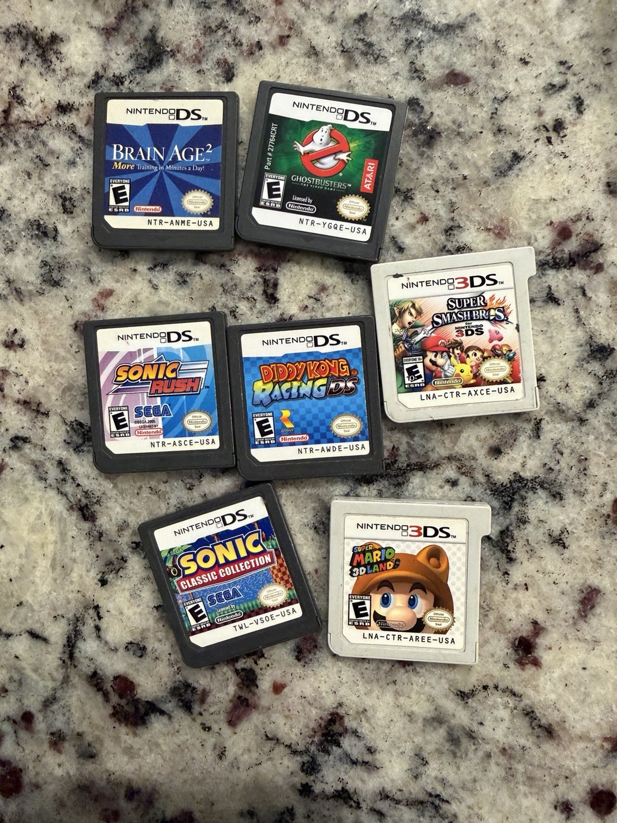 Nintendo 3DS XL Console Bundle w/ Charger & DS/3DS Games Lot NTSC-U/C