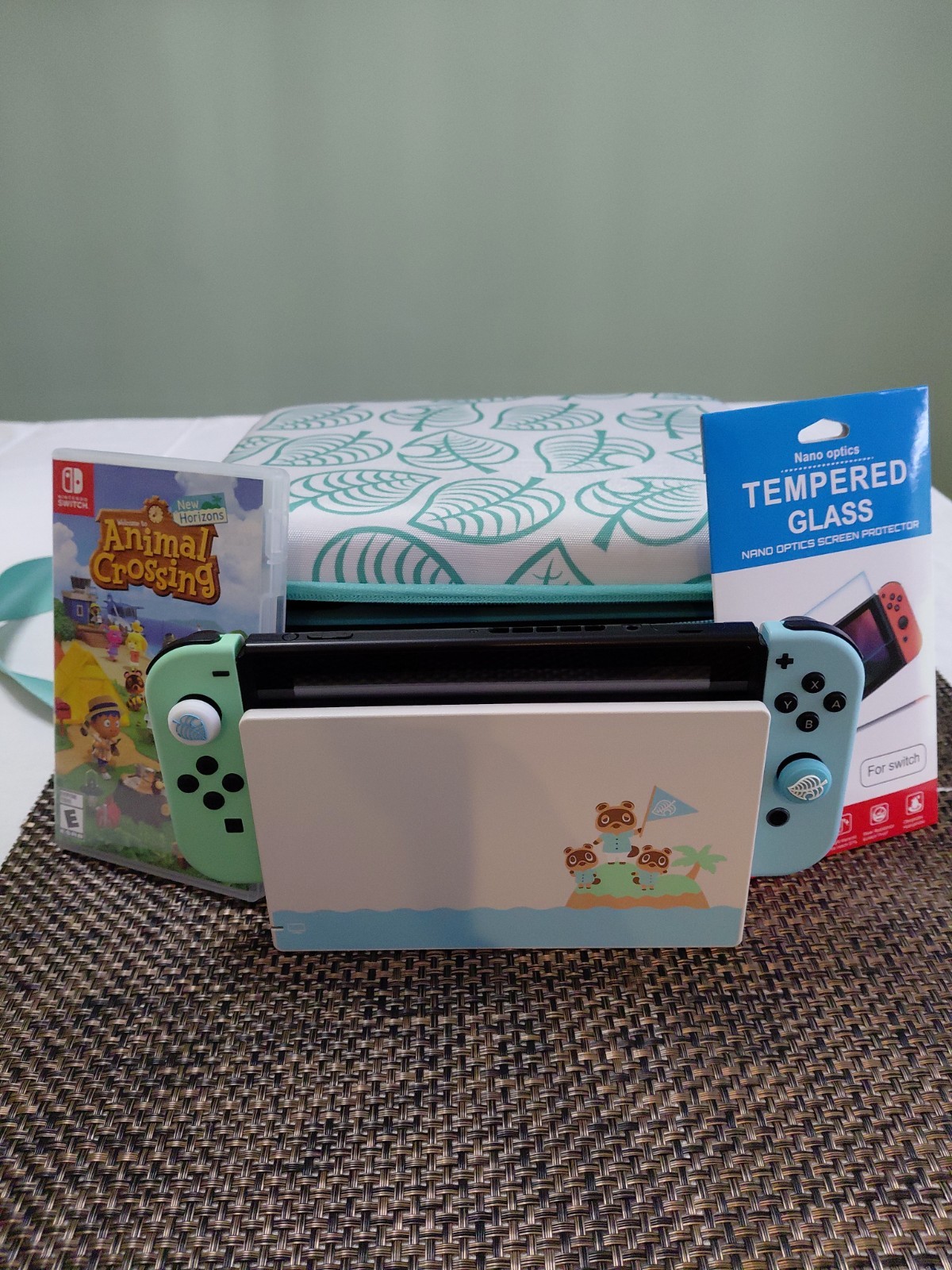 Nintendo Switch Animal Crossing New Horizons Special Edition 32GB Console Bundle