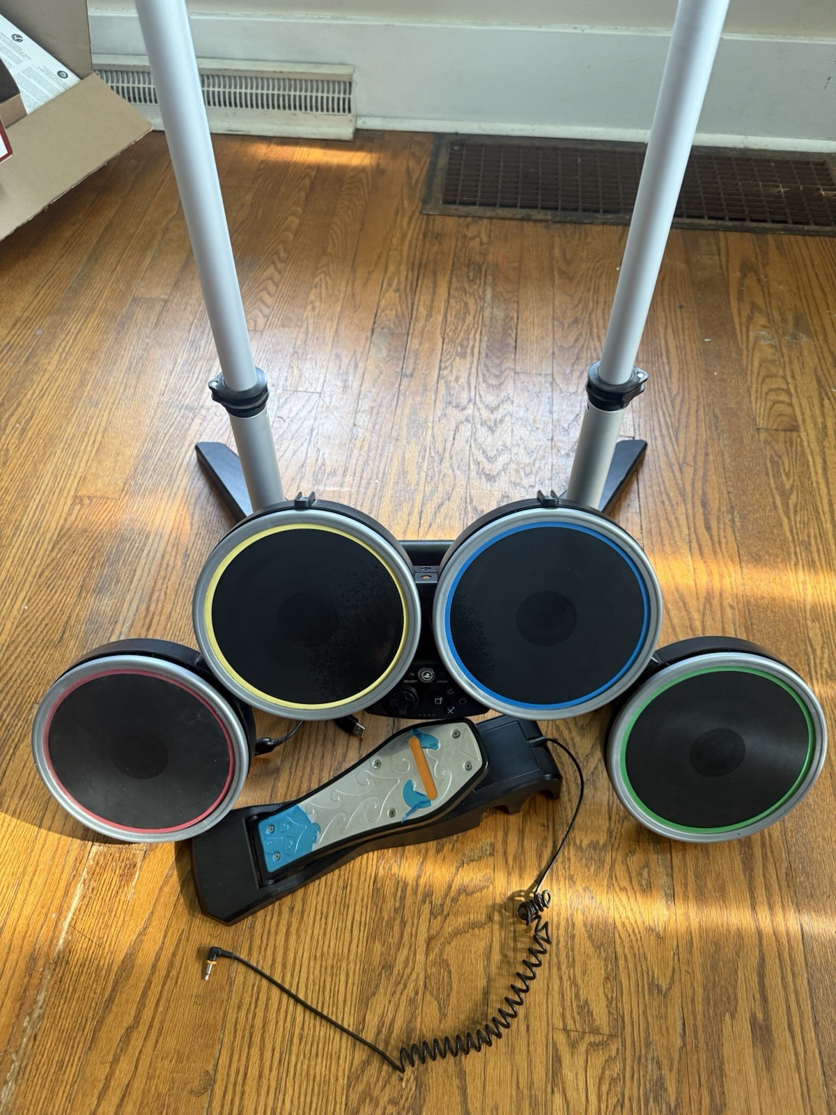 Harmonix Wireless Rock Band Drum Set for PlayStation W/Pedal and Mic