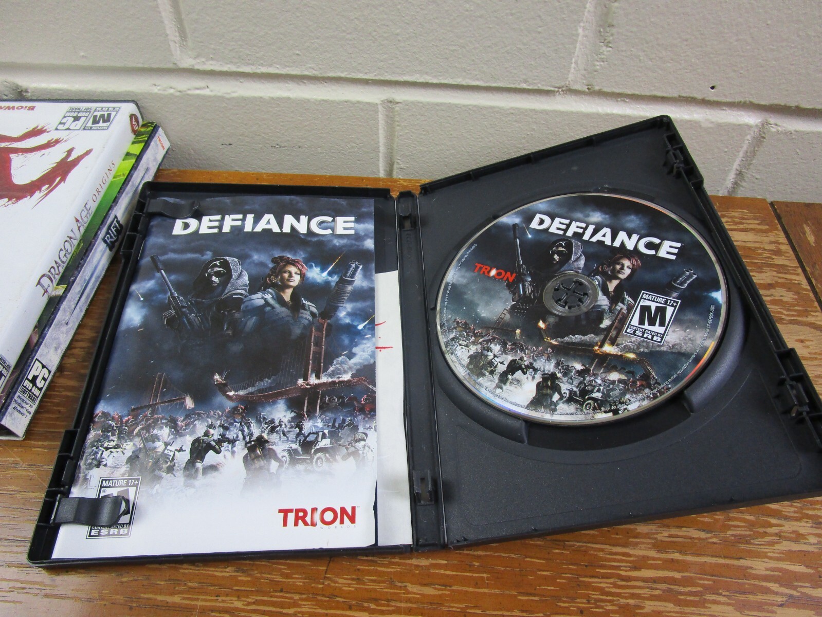 VTG CD-Rom PC Game Lot (4) : Defiance, Star Wars Old Republic, Dragon Age, RIFT