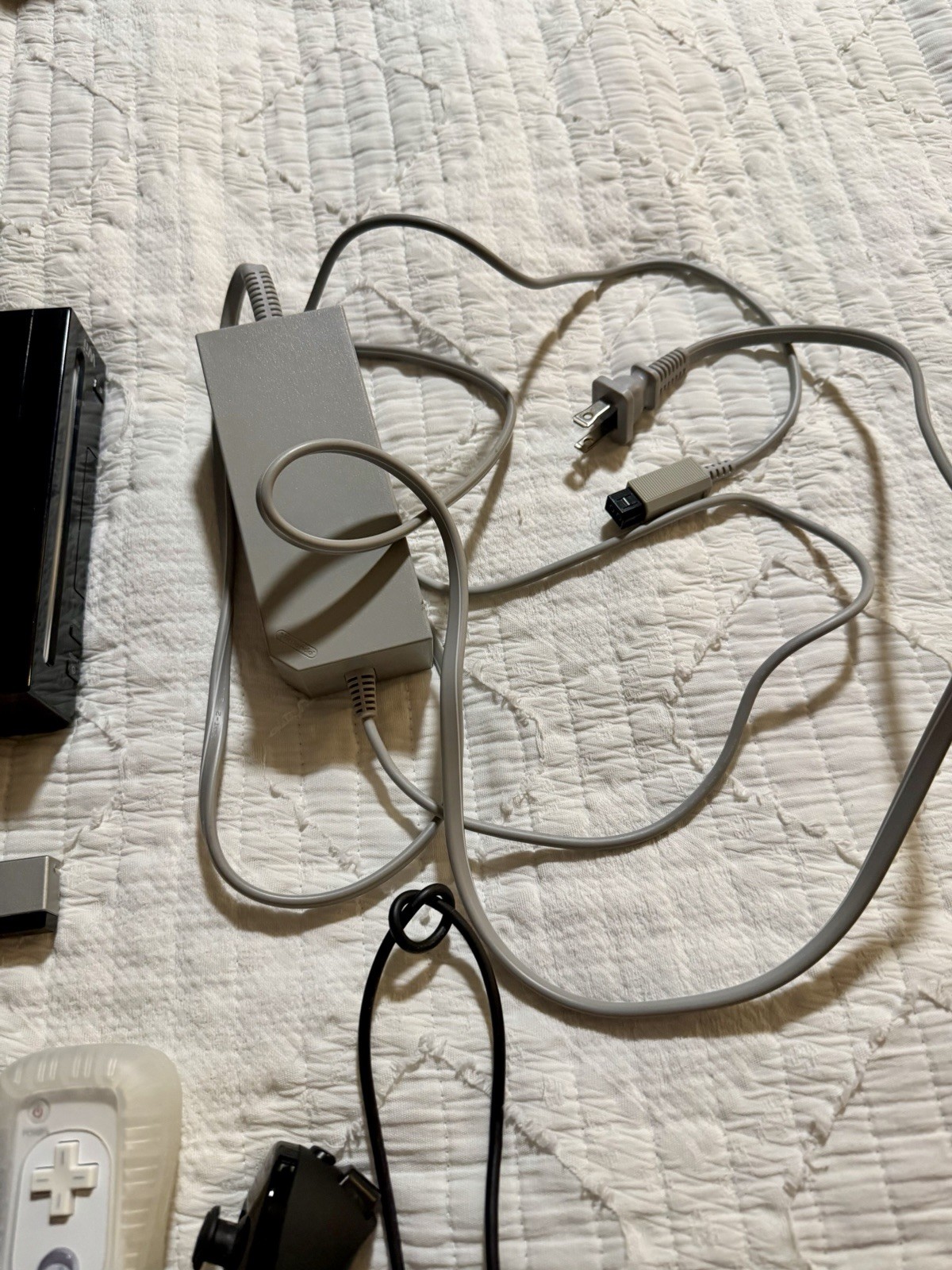 Nintendo Wii RVL-001 Bundle 2 MotionPlus Remotes Wii Sports Sealed Tested