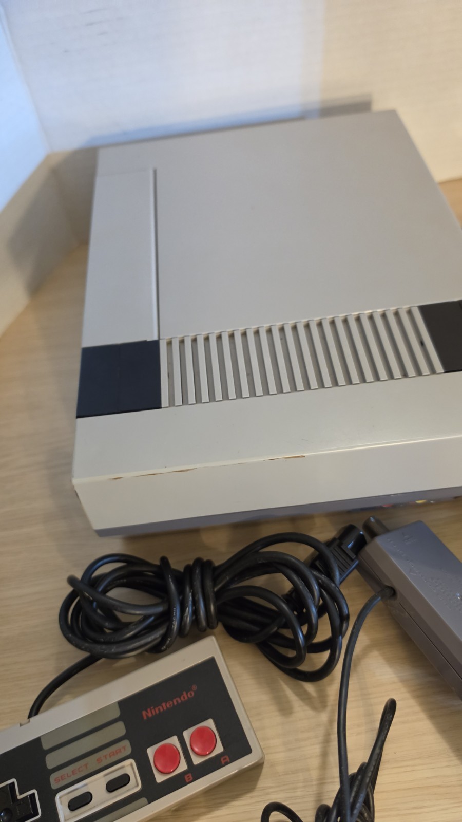 Nintendo NES Console Bundle Controllers And 4 Games Blink Red Light