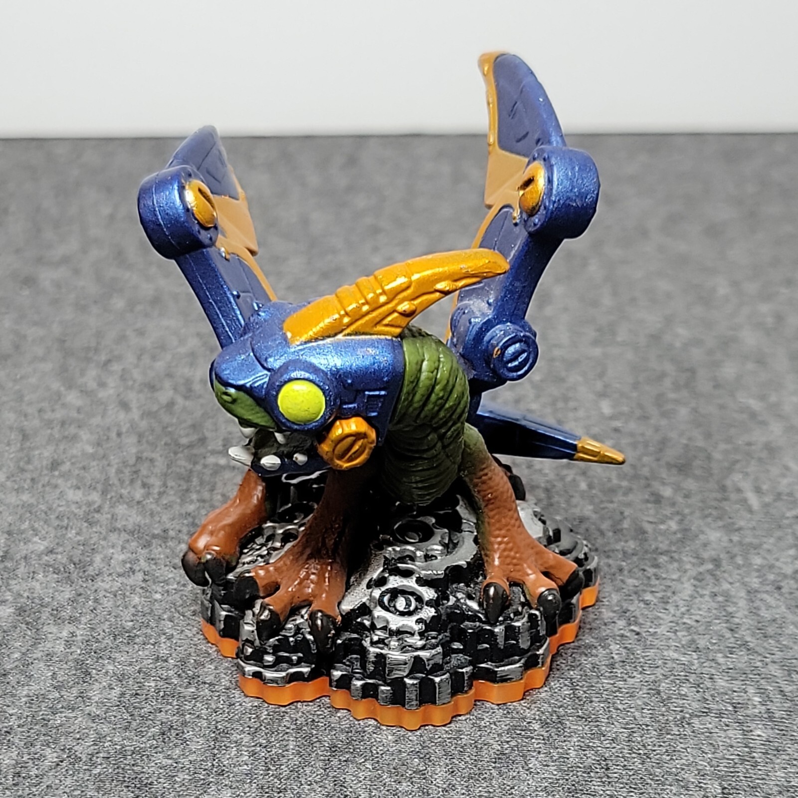 Skylanders Giants Lightcore Drobot Character Figure 84549888 Video Game Toy