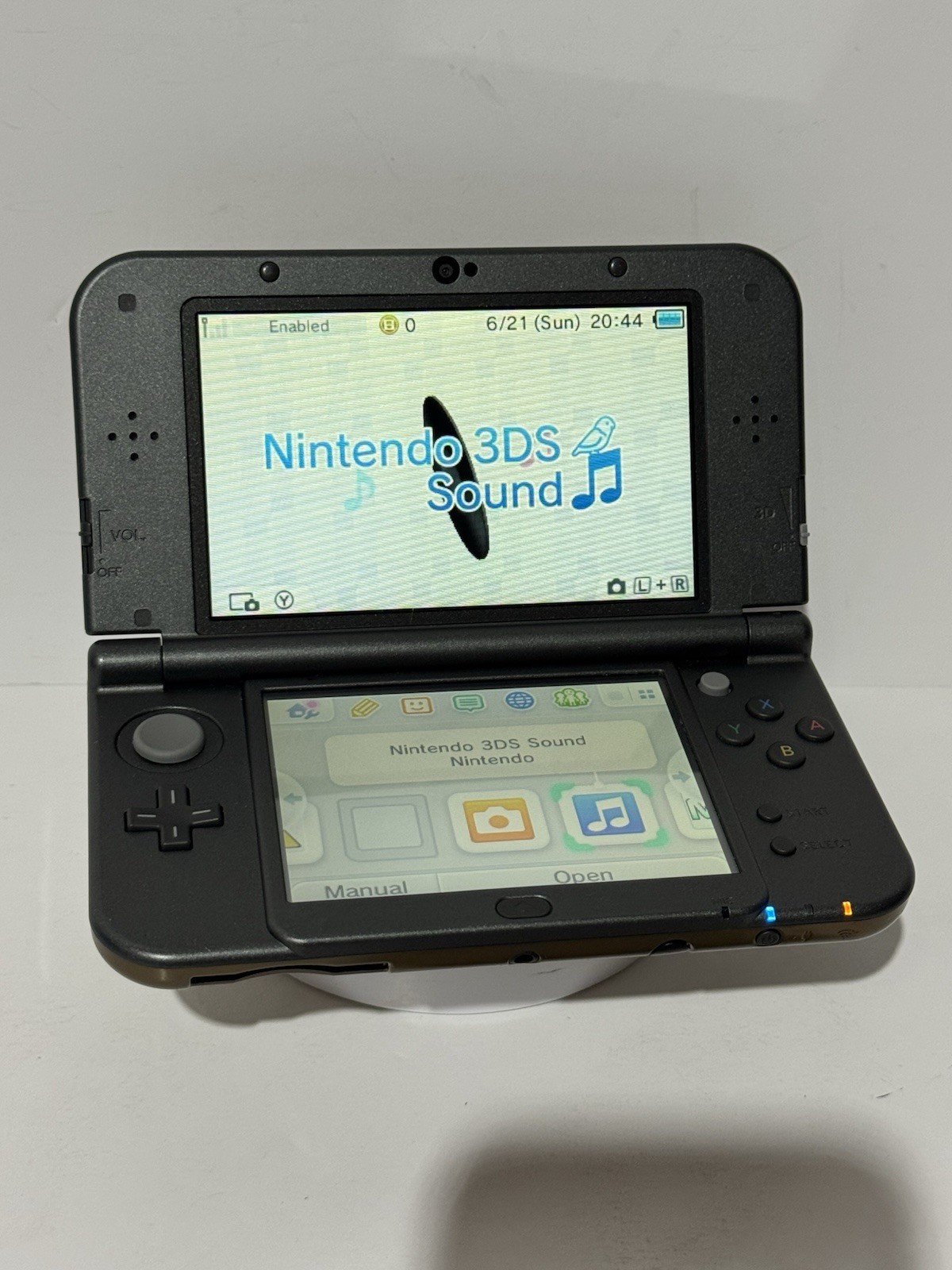 Nintendo New 3DS XL Handheld System Hyrule Edition Complete in Box Zelda Gold