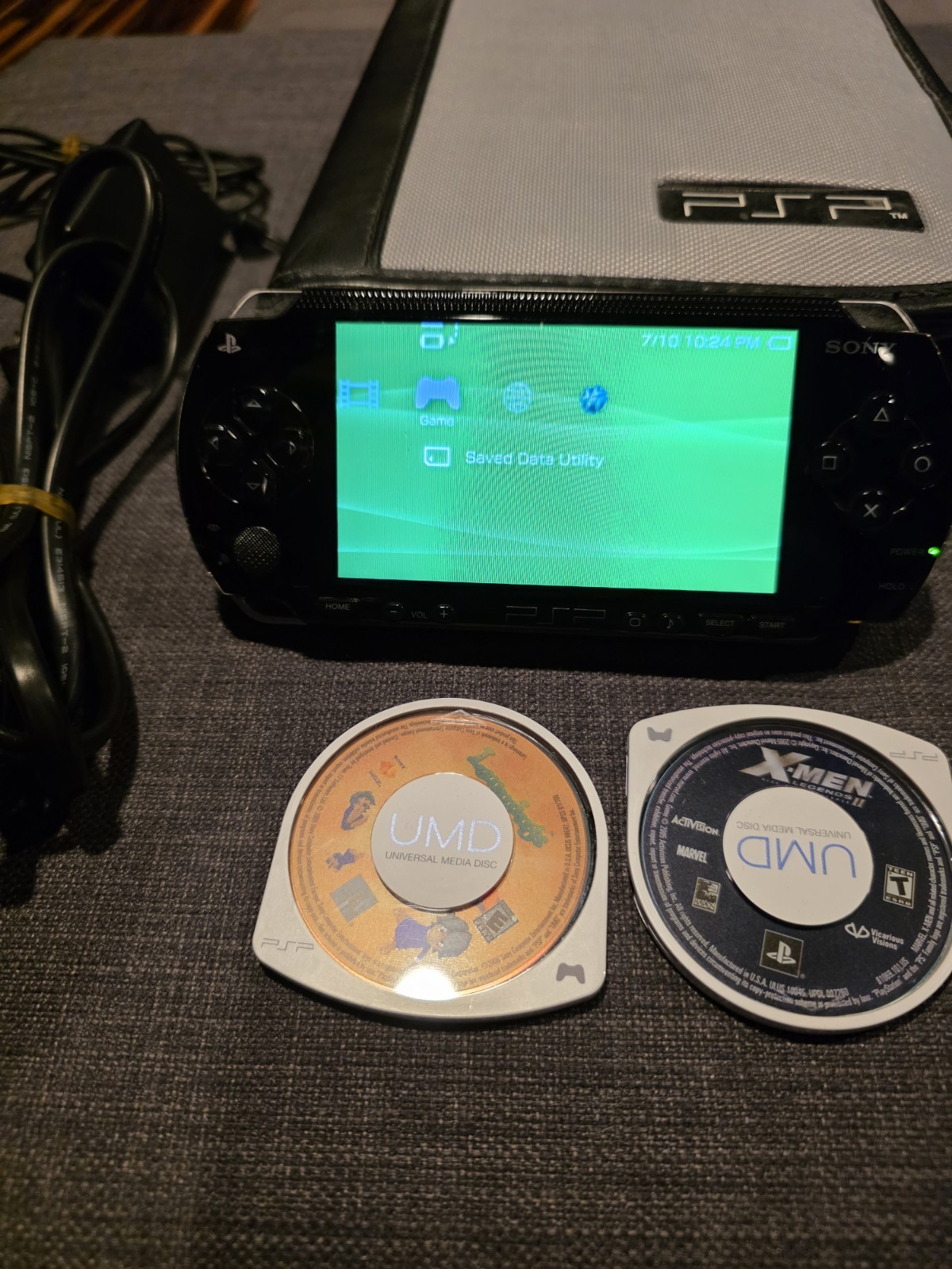 Sony PSP-1001 Black, Oem Charger, 5 Games – Darkstalkers, Xmen, Twisted Metal