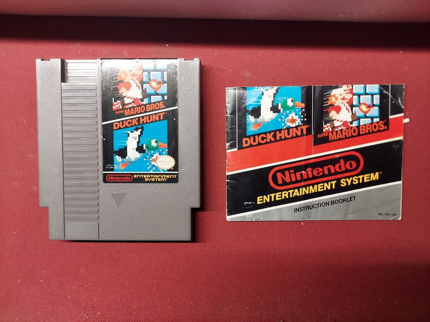 Nintendo NES Action Set Console System Tested Working Controllers Zapper Mario
