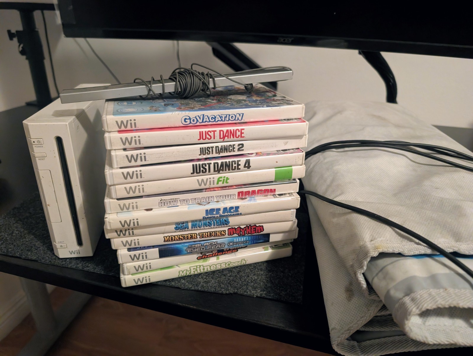 Retro games, consoles handheld DS, desks, accessories
