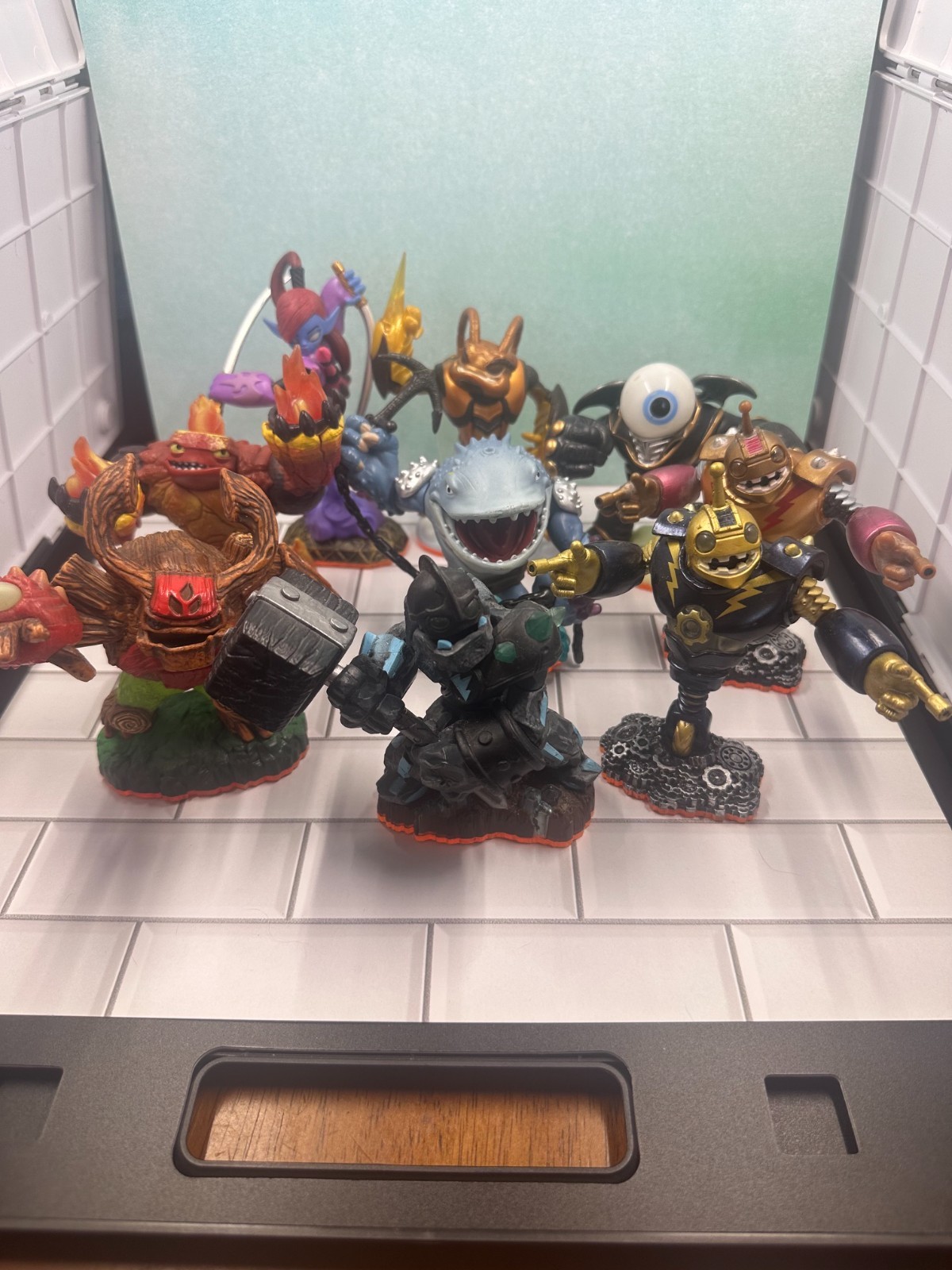 Skylanders Giants (Giants) 9 Figure Lot