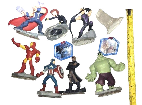Disney infinity lot: Ironman Tower Hulk Nick Fury Captain America Thor Hawkeye