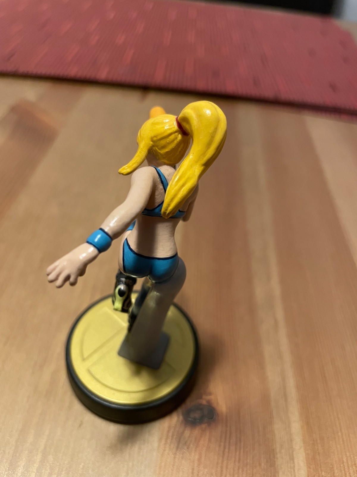 Custom Zero Suit Samus Poolside Amiibo