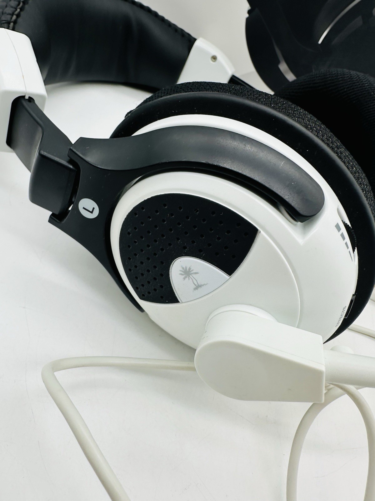 Turtle Beach Stealth 700 Gen 2 MAX Ear-Cup Over the Ear Headsets No Dongle, Used