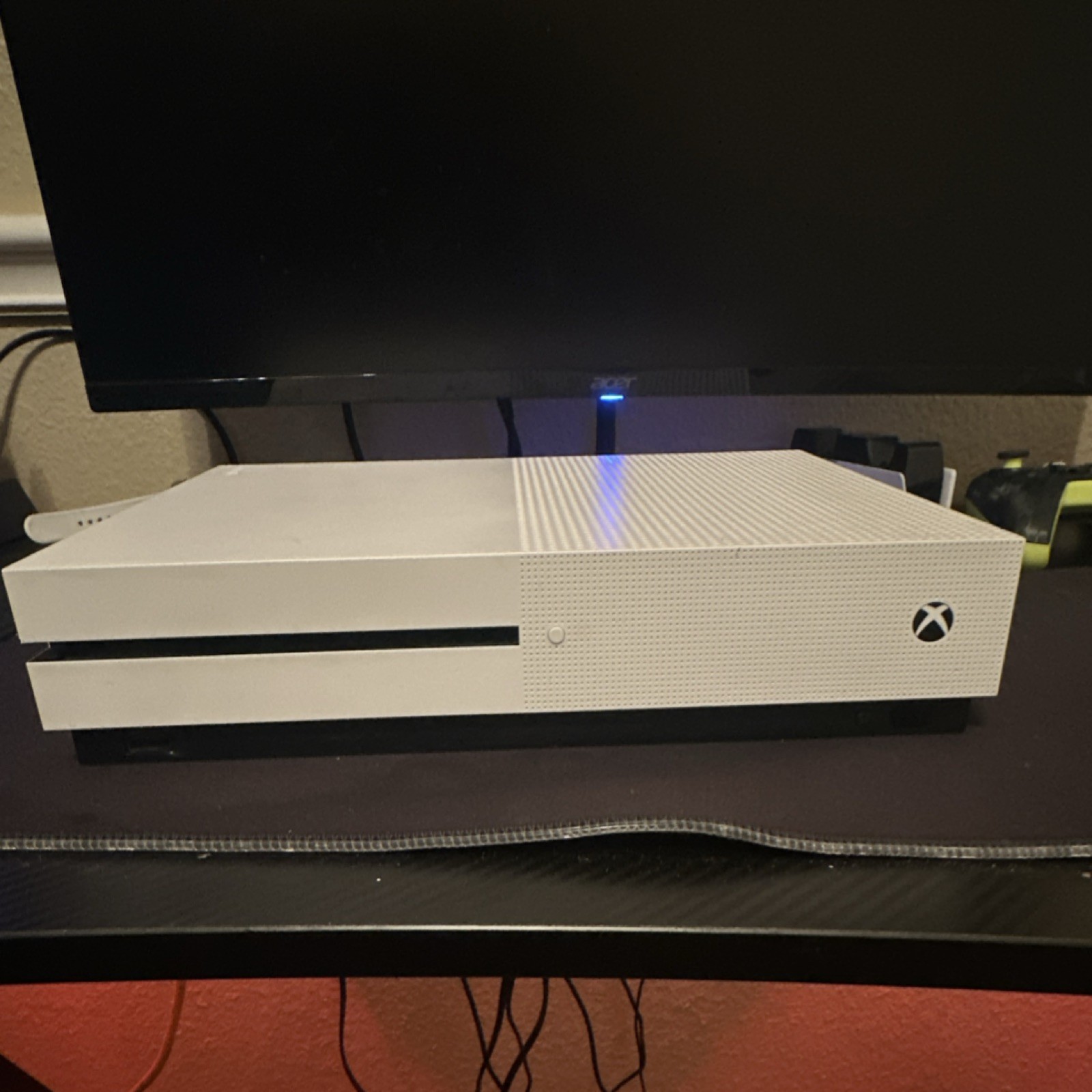 Microsoft Xbox One S White Console Wi-Fi Capability with Controller. cash only
