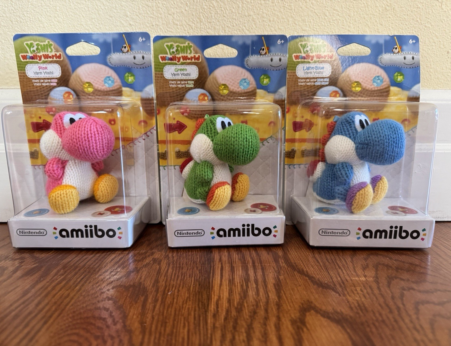Yarn Yoshi Amiibo Pink,Green, and Blue