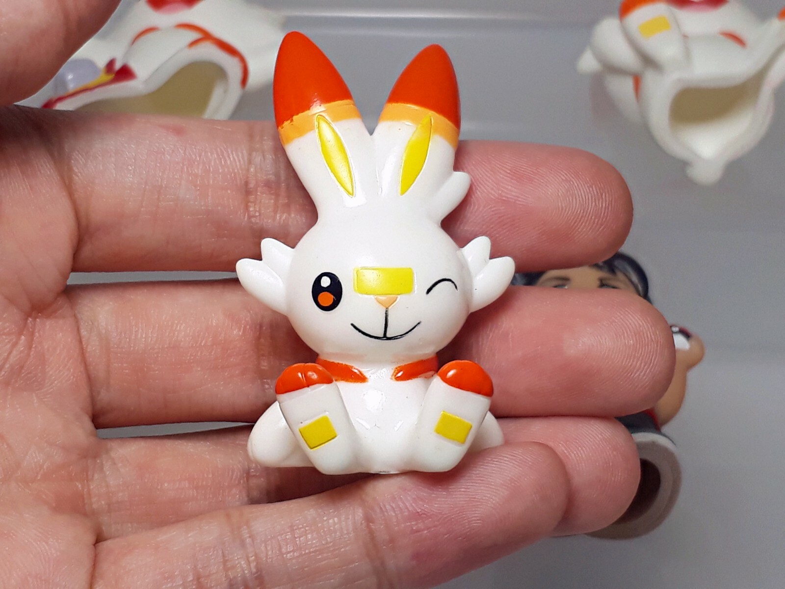 Cinderace Raboot Scorbunny Go Pokemon Figure Bandai Kids & Nintendo 1.9-2.4in