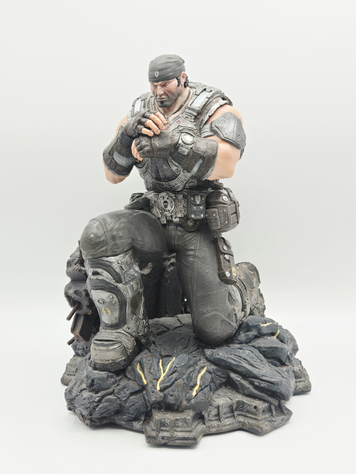 Gears of War 3 Marcus Fenix Collectors Figure Limited Edition Statue Epic Games