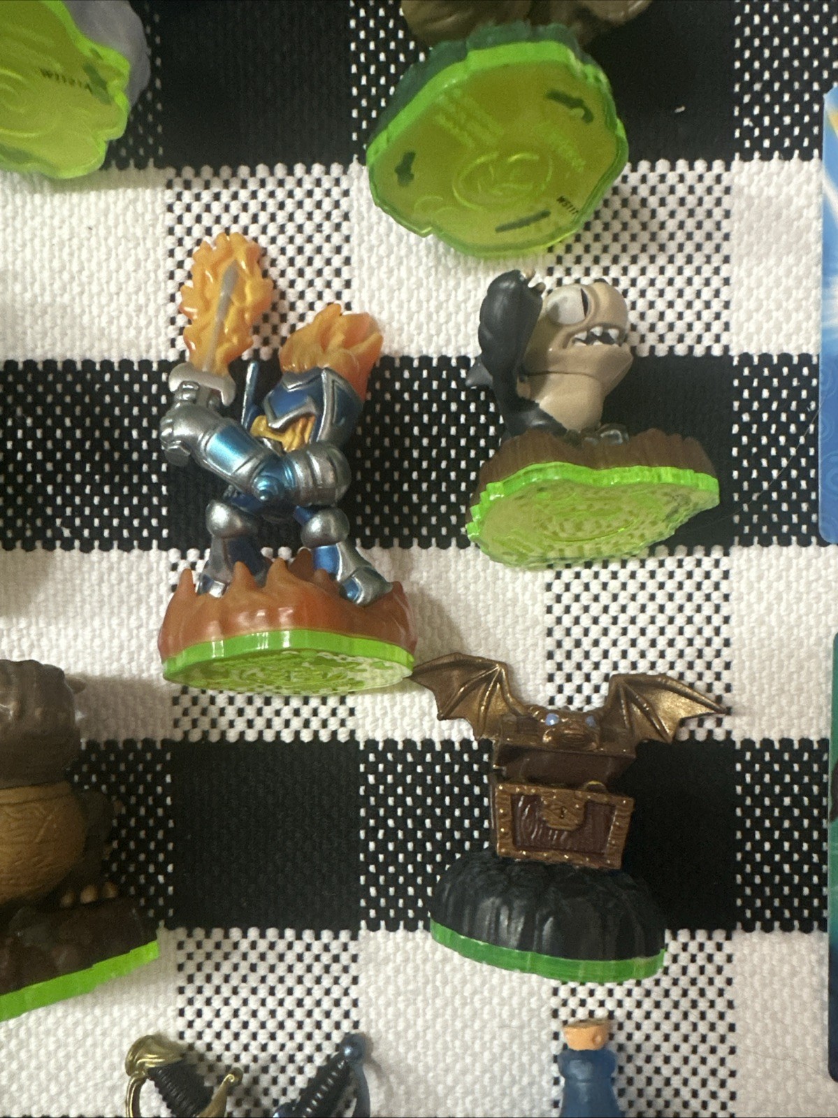MASSIVE Skylander Lot with Cards Great Condition